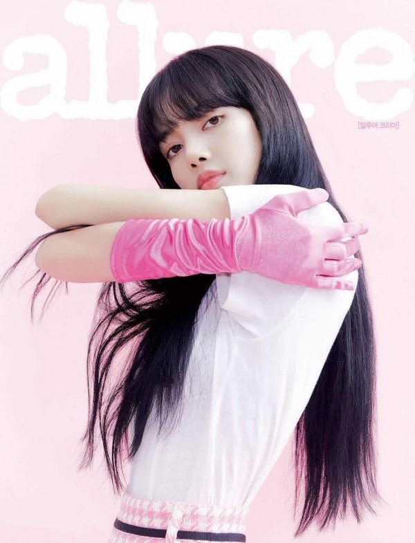 LIHAT: BLACKPINK Lisa Memamerkan Visualnya sebagai Gadis Sampul Baru Allure Korea Juni ini!