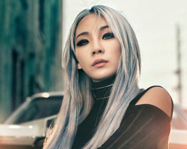 Idola K-pop Ini Tetap Tampil Lebih Unggul dalam Wajah Telanjangnya Meski Tidak Sempurna