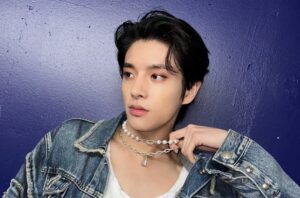 5 Idol Kpop Cowok Yang Memelihara Batu